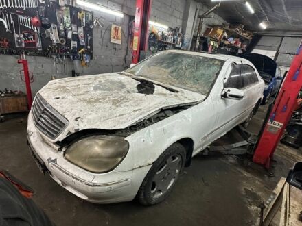 Білий Мерседес С Клас, об'ємом двигуна 5 л та пробігом 280 тис. км за 2200 $, фото 1 на Automoto.ua