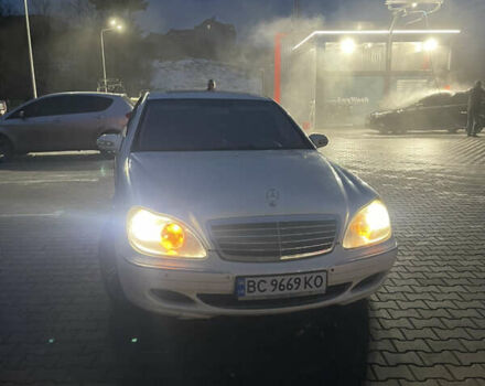 Белый Мерседес С Класс, объемом двигателя 5 л и пробегом 320 тыс. км за 4450 $, фото 1 на Automoto.ua