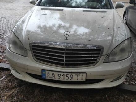 Білий Мерседес С Клас, об'ємом двигуна 3.5 л та пробігом 320 тис. км за 11000 $, фото 1 на Automoto.ua