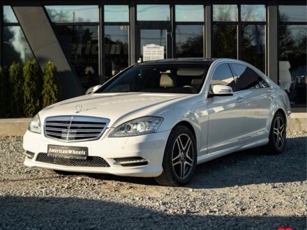 Белый Мерседес С Класс, объемом двигателя 5.5 л и пробегом 190 тыс. км за 12500 $, фото 1 на Automoto.ua