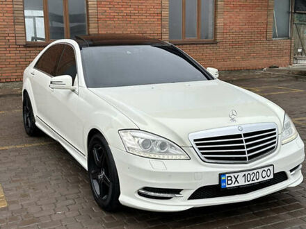 Білий Мерседес С Клас, об'ємом двигуна 5.5 л та пробігом 240 тис. км за 17500 $, фото 1 на Automoto.ua