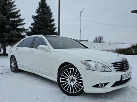 Белый Мерседес С Класс, объемом двигателя 5.5 л и пробегом 180 тыс. км за 13900 $, фото 1 на Automoto.ua