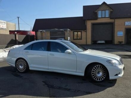 Белый Мерседес С Класс, объемом двигателя 5.5 л и пробегом 180 тыс. км за 13999 $, фото 1 на Automoto.ua