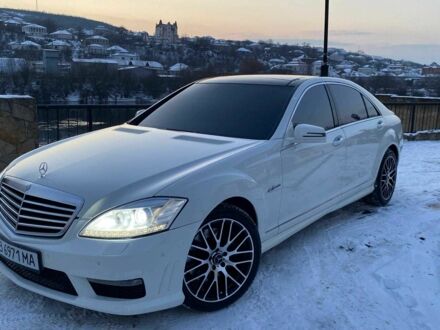 Білий Мерседес С Клас, об'ємом двигуна 5.5 л та пробігом 240 тис. км за 15500 $, фото 1 на Automoto.ua