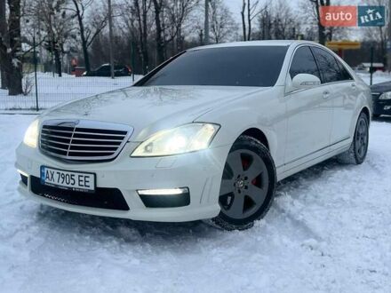 Белый Мерседес С Класс, объемом двигателя 3.5 л и пробегом 125 тыс. км за 10100 $, фото 1 на Automoto.ua