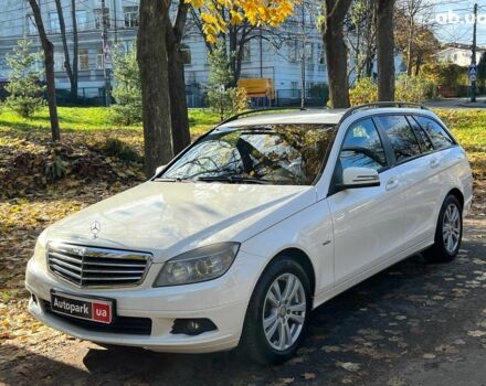 Белый Мерседес С Класс, объемом двигателя 2.1 л и пробегом 412 тыс. км за 8990 $, фото 1 на Automoto.ua