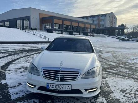 Белый Мерседес С Класс, объемом двигателя 5.5 л и пробегом 285 тыс. км за 15345 $, фото 1 на Automoto.ua