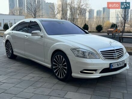 Белый Мерседес С Класс, объемом двигателя 4.7 л и пробегом 210 тыс. км за 18700 $, фото 1 на Automoto.ua