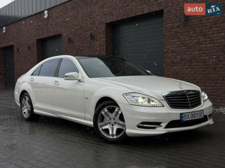Белый Мерседес С Класс, объемом двигателя 4.66 л и пробегом 110 тыс. км за 22500 $, фото 1 на Automoto.ua