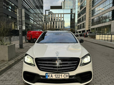 Белый Мерседес С Класс, объемом двигателя 3.98 л и пробегом 160 тыс. км за 65000 $, фото 1 на Automoto.ua