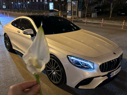 Мерседес С Класс 2018 в Киеве на Automoto.ua Белый Мерседес С Класс, объемом двигателя 3.98 л и пробегом 72 тыс. км за 69999 $, фото 1 на Automoto.ua