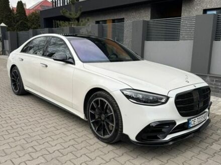 Белый Мерседес С Класс, объемом двигателя 4 л и пробегом 82 тыс. км за 99999 $, фото 1 на Automoto.ua