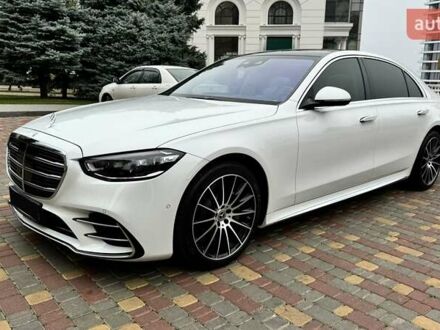 Білий Мерседес С Клас, об'ємом двигуна 3.98 л та пробігом 21 тис. км за 132000 $, фото 1 на Automoto.ua