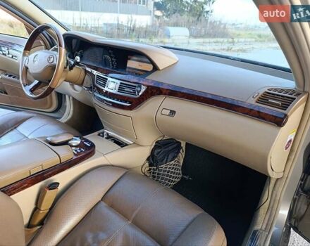 Бежевый Мерседес С Класс, объемом двигателя 4.7 л и пробегом 389 тыс. км за 12500 $, фото 72 на Automoto.ua