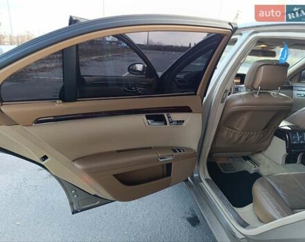 Бежевый Мерседес С Класс, объемом двигателя 4.7 л и пробегом 389 тыс. км за 12500 $, фото 60 на Automoto.ua