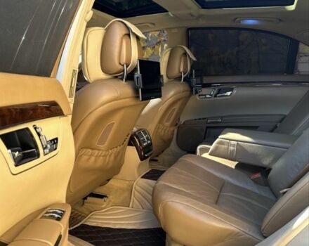 Бежевий Мерседес С Клас, об'ємом двигуна 5.5 л та пробігом 225 тис. км за 19000 $, фото 4 на Automoto.ua