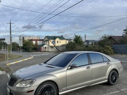 Бежевый Мерседес С Класс, объемом двигателя 5.5 л и пробегом 225 тыс. км за 19000 $, фото 1 на Automoto.ua