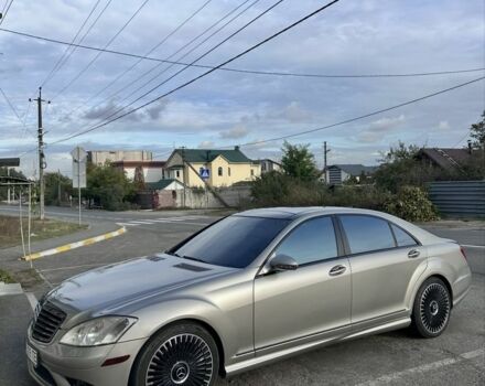 Бежевий Мерседес С Клас, об'ємом двигуна 5.5 л та пробігом 225 тис. км за 19000 $, фото 1 на Automoto.ua