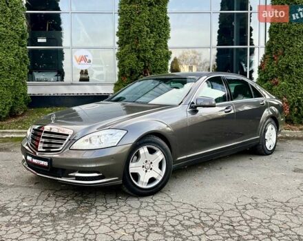 Бежевий Мерседес С Клас, об'ємом двигуна 6 л та пробігом 120 тис. км за 44999 $, фото 1 на Automoto.ua