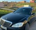 Чорний Мерседес С Клас, об'ємом двигуна 5.5 л та пробігом 292 тис. км за 10000 $, фото 1 на Automoto.ua