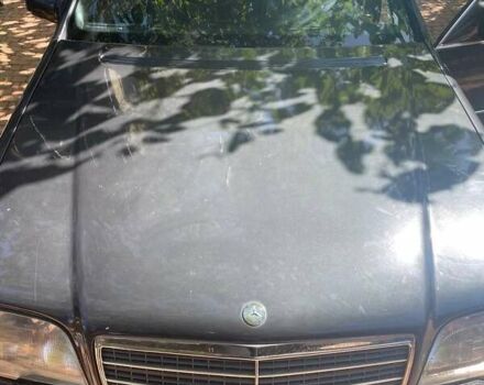 Черный Мерседес С Класс, объемом двигателя 3.2 л и пробегом 228 тыс. км за 8000 $, фото 22 на Automoto.ua