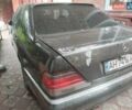 Черный Мерседес С Класс, объемом двигателя 4.2 л и пробегом 300 тыс. км за 3000 $, фото 2 на Automoto.ua