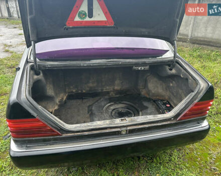 Черный Мерседес С Класс, объемом двигателя 2.8 л и пробегом 400 тыс. км за 3000 $, фото 11 на Automoto.ua