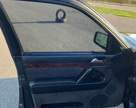 Черный Мерседес С Класс, объемом двигателя 2.8 л и пробегом 293 тыс. км за 9000 $, фото 13 на Automoto.ua