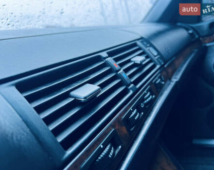 Черный Мерседес С Класс, объемом двигателя 3.5 л и пробегом 380 тыс. км за 3800 $, фото 10 на Automoto.ua