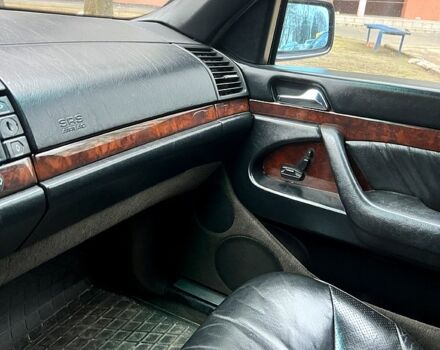 Чорний Мерседес С Клас, об'ємом двигуна 3.4 л та пробігом 483 тис. км за 5300 $, фото 3 на Automoto.ua