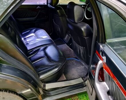 Черный Мерседес С Класс, объемом двигателя 3.4 л и пробегом 395 тыс. км за 2800 $, фото 4 на Automoto.ua