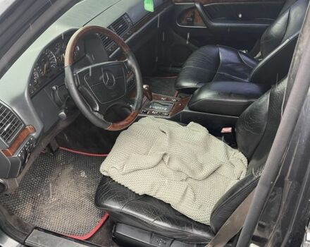 Черный Мерседес С Класс, объемом двигателя 4.2 л и пробегом 900 тыс. км за 2800 $, фото 5 на Automoto.ua