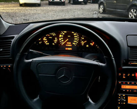 Черный Мерседес С Класс, объемом двигателя 5 л и пробегом 312 тыс. км за 23000 $, фото 15 на Automoto.ua