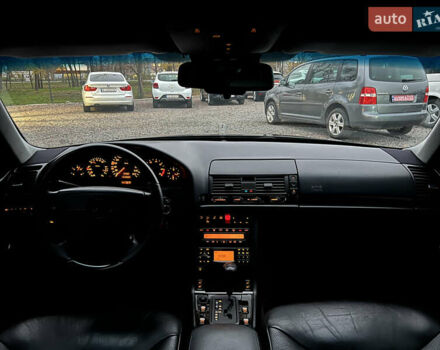 Черный Мерседес С Класс, объемом двигателя 5 л и пробегом 312 тыс. км за 23000 $, фото 12 на Automoto.ua