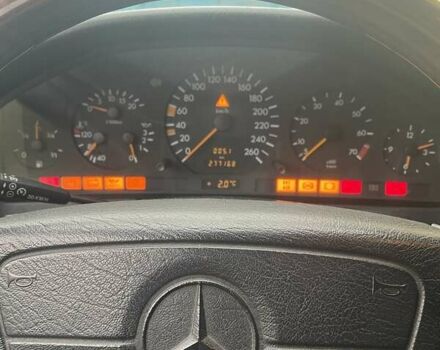 Черный Мерседес С Класс, объемом двигателя 3.2 л и пробегом 280 тыс. км за 8000 $, фото 9 на Automoto.ua