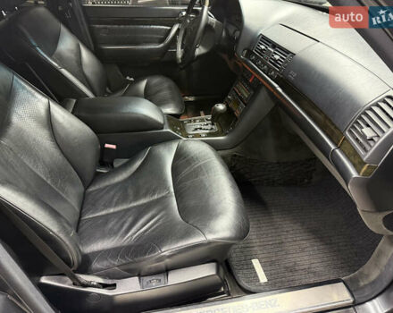 Черный Мерседес С Класс, объемом двигателя 4.97 л и пробегом 312 тыс. км за 27000 $, фото 37 на Automoto.ua