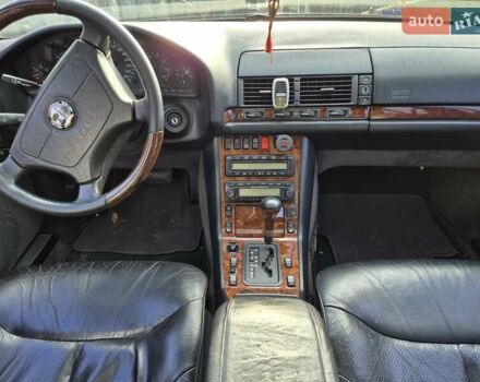 Чорний Мерседес С Клас, об'ємом двигуна 4.2 л та пробігом 500 тис. км за 11000 $, фото 5 на Automoto.ua