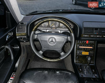 Черный Мерседес С Класс, объемом двигателя 5 л и пробегом 312 тыс. км за 23000 $, фото 11 на Automoto.ua