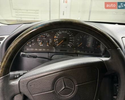 Черный Мерседес С Класс, объемом двигателя 4.97 л и пробегом 312 тыс. км за 27000 $, фото 51 на Automoto.ua