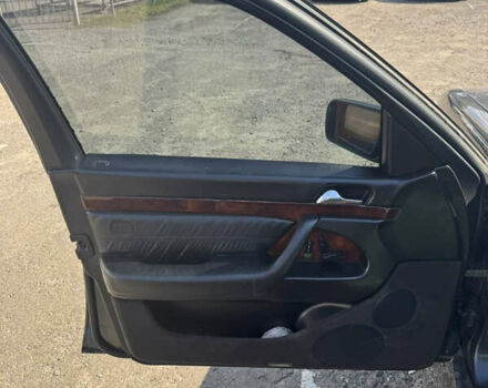 Черный Мерседес С Класс, объемом двигателя 5 л и пробегом 440 тыс. км за 8000 $, фото 5 на Automoto.ua