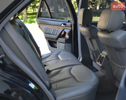 Мерседес С Клас 1998 у Хмельницькому на Automoto.ua Чорний Мерседес С Клас, об'ємом двигуна 5 л та пробігом 279 тис. км за 9900 $, фото 20 на Automoto.ua