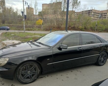 Черный Мерседес С Класс, объемом двигателя 5 л и пробегом 580 тыс. км за 4000 $, фото 3 на Automoto.ua