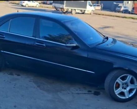 Черный Мерседес С Класс, объемом двигателя 4.97 л и пробегом 296 тыс. км за 4600 $, фото 2 на Automoto.ua