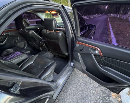 Черный Мерседес С Класс, объемом двигателя 5 л и пробегом 350 тыс. км за 4700 $, фото 12 на Automoto.ua