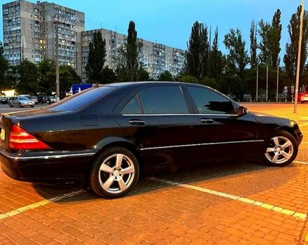 Черный Мерседес С Класс, объемом двигателя 5 л и пробегом 300 тыс. км за 6500 $, фото 4 на Automoto.ua