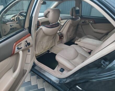 Черный Мерседес С Класс, объемом двигателя 5 л и пробегом 360 тыс. км за 5200 $, фото 11 на Automoto.ua