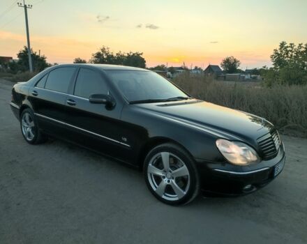 Черный Мерседес С Класс, объемом двигателя 5 л и пробегом 360 тыс. км за 5200 $, фото 1 на Automoto.ua