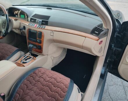 Черный Мерседес С Класс, объемом двигателя 5 л и пробегом 360 тыс. км за 5200 $, фото 12 на Automoto.ua