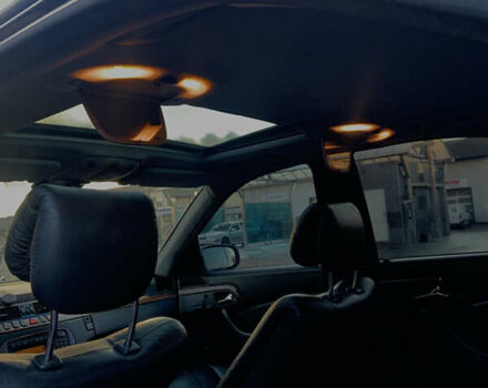 Черный Мерседес С Класс, объемом двигателя 3.2 л и пробегом 400 тыс. км за 4500 $, фото 6 на Automoto.ua