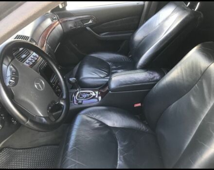 Черный Мерседес С Класс, объемом двигателя 4.3 л и пробегом 350 тыс. км за 6500 $, фото 4 на Automoto.ua